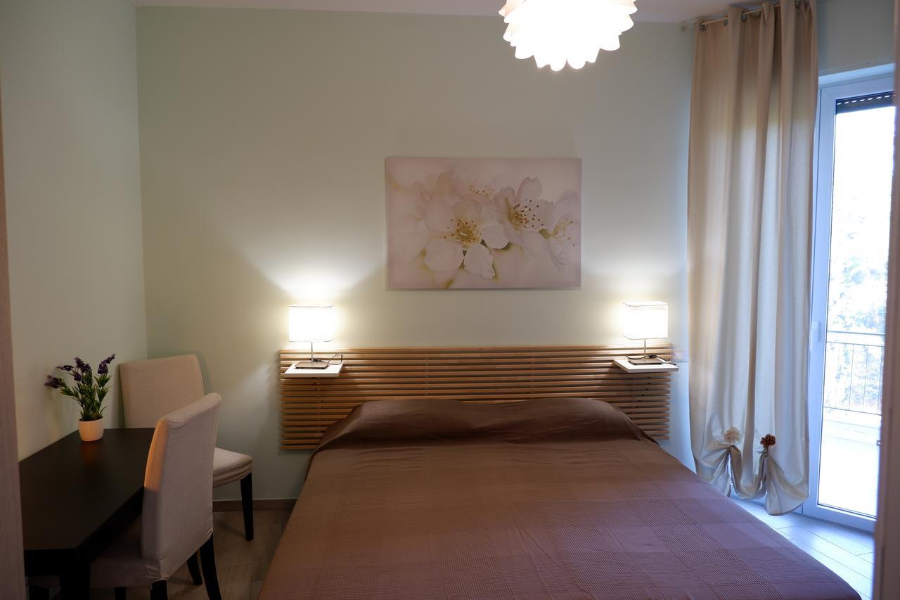 B&B Il Giardino In Citta - Parcheggio Privato Gratuito Foggia Kültér fotó